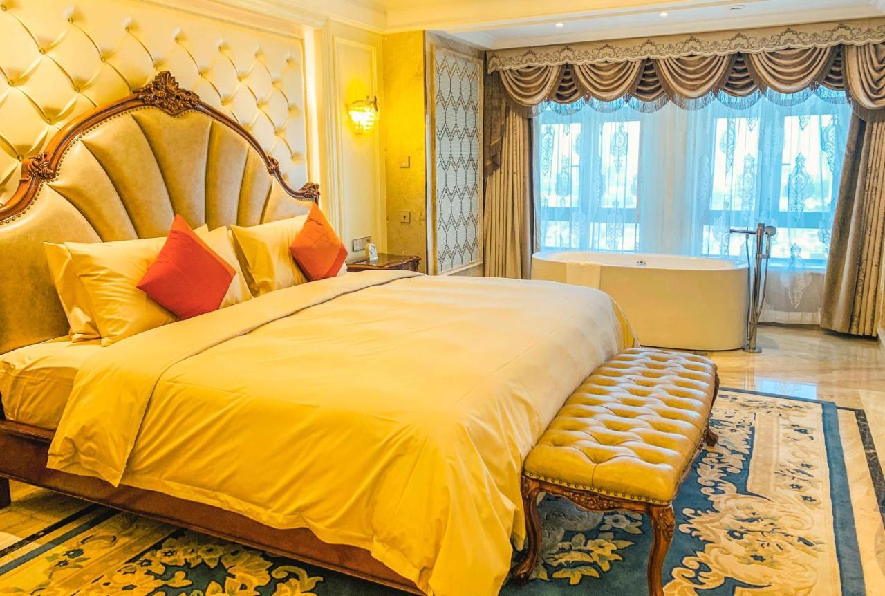 Wyndham Grand Kunming East Hotel Exterior photo